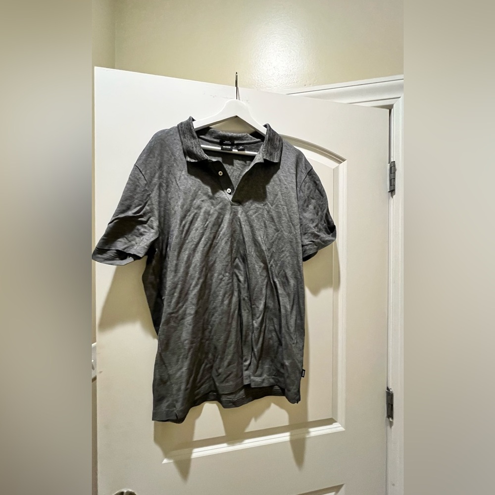 boss men's XXL he couldn't fit it went on vacation it hasn't been worn at all